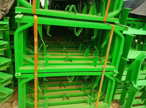 产品名称：Gravity conveyor roller bracket for crushing material handling