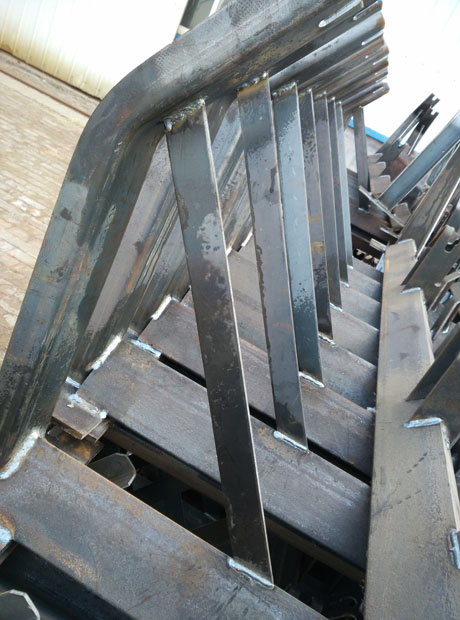 产品名称：Conveyor roller with frame, conveyor roller bracket for mining conveyors