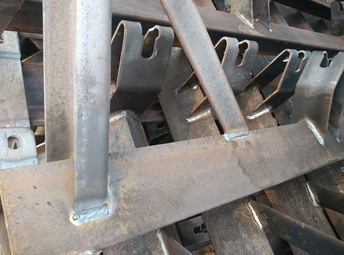 产品名称：China manufcature conveyor idler with steel frame