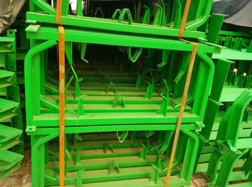产品名称：trough idler roller frame of belt conveyor